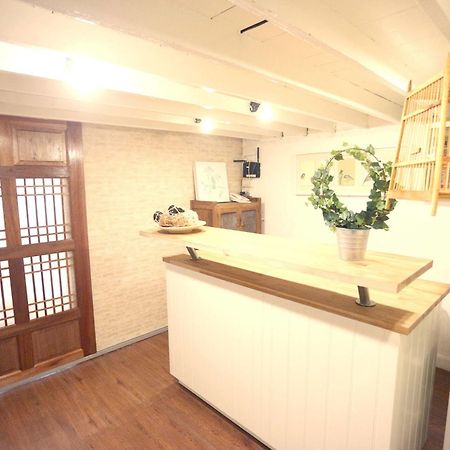 Blue Jasmine Hostel Бангкок Экстерьер фото