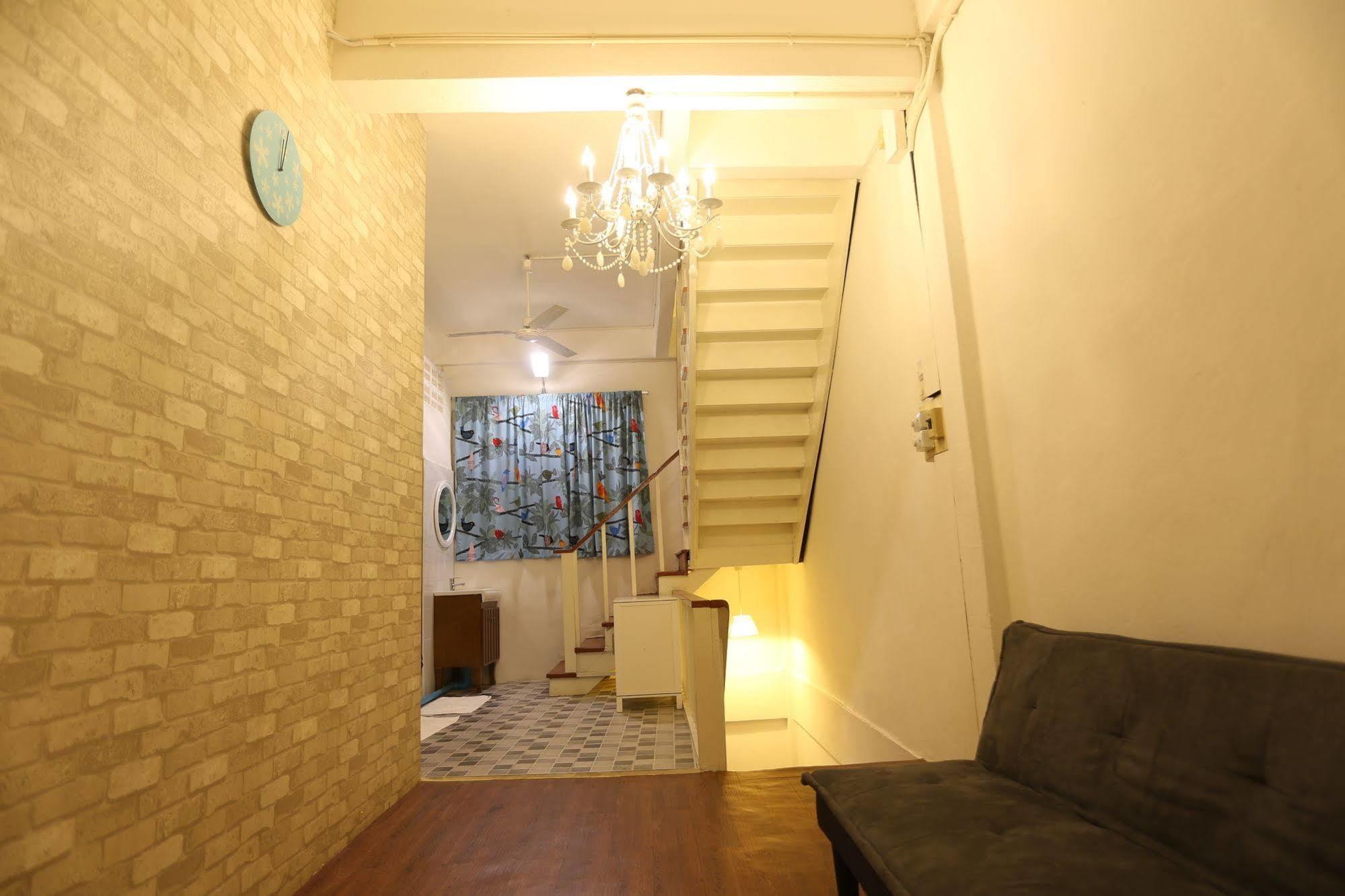 Blue Jasmine Hostel Бангкок Экстерьер фото