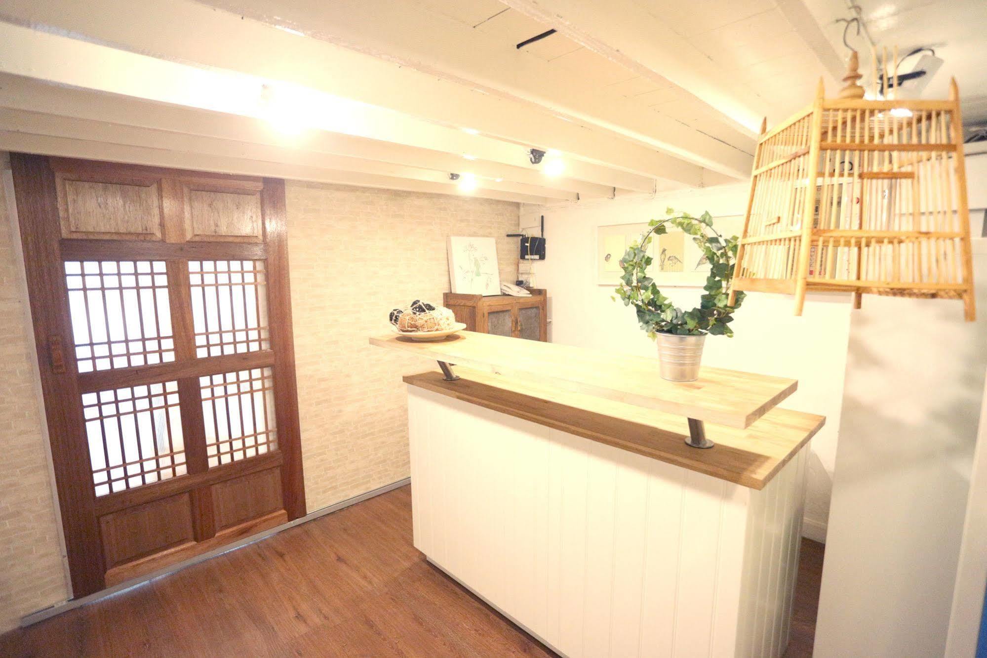 Blue Jasmine Hostel Бангкок Экстерьер фото