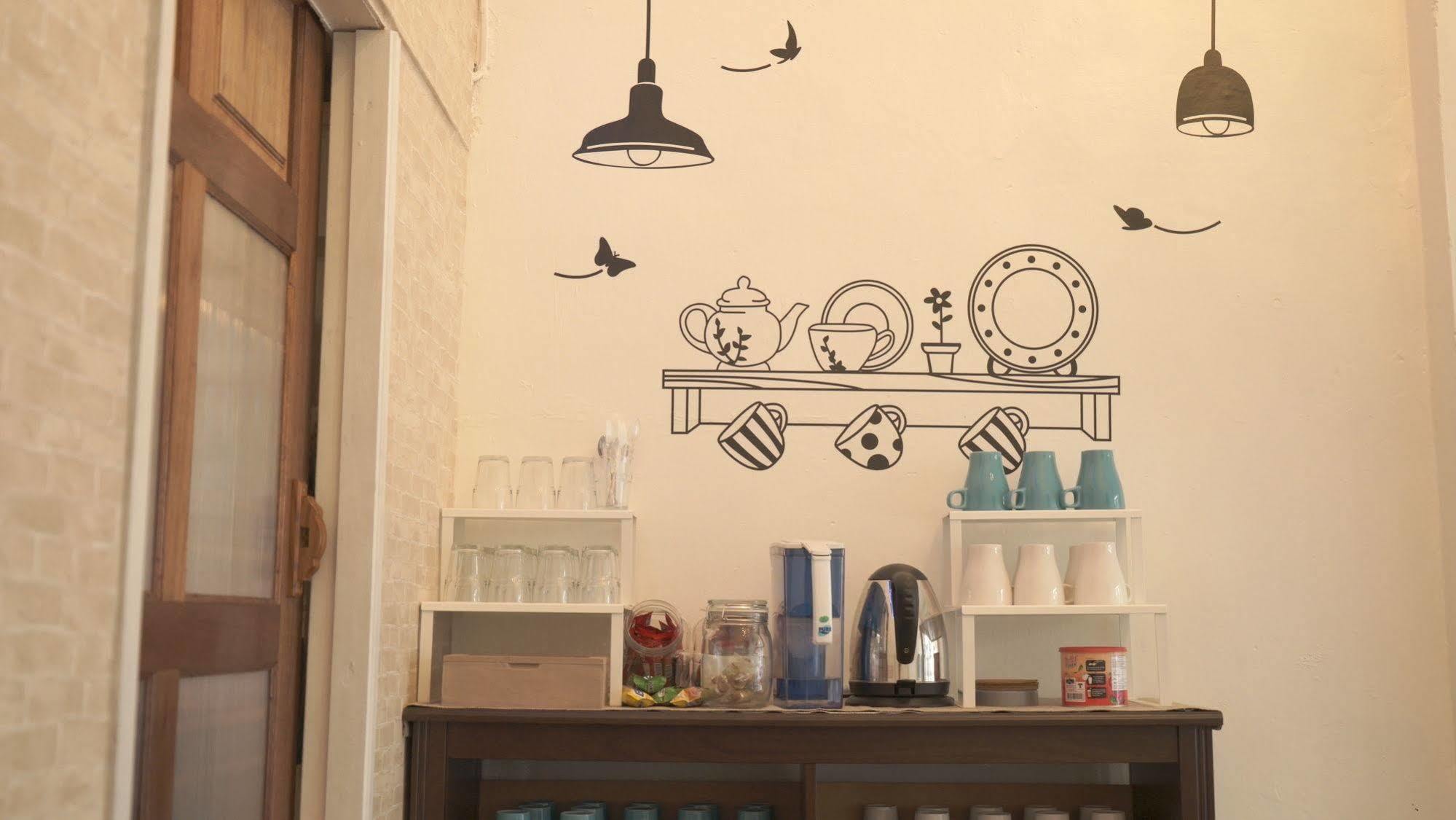 Blue Jasmine Hostel Бангкок Экстерьер фото